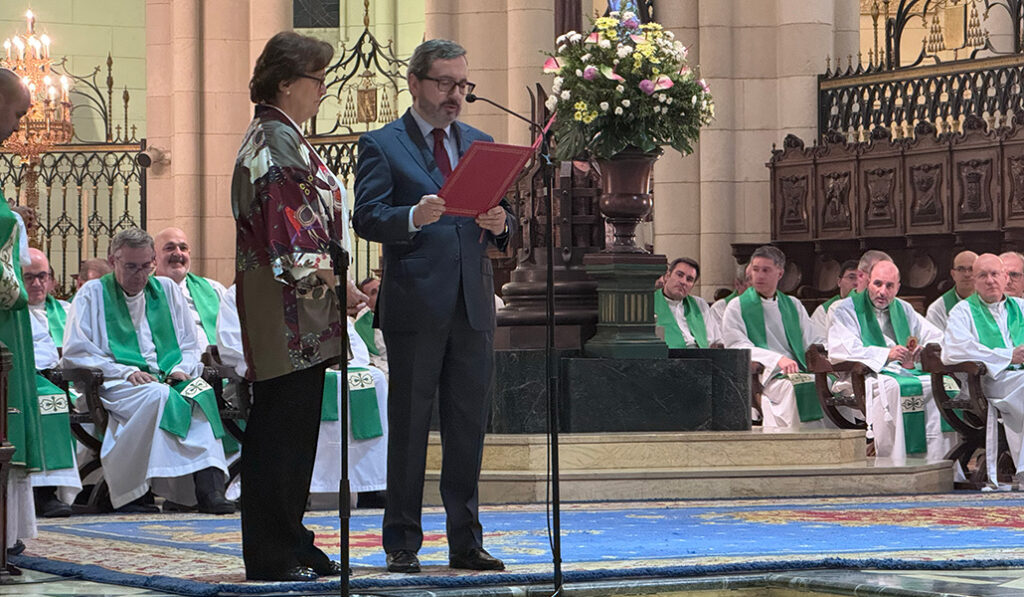 Los padres de un cura han dado las gracias en nombre de todos.