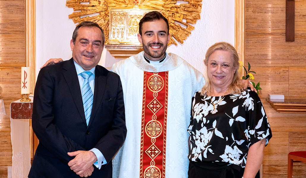 Jesús Vidal y Aurea González son padres de Pablo, quien les contó «regular» la noticia de que quería ser cura.