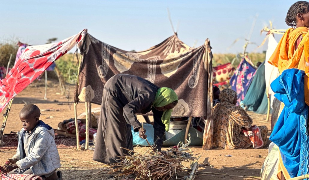 Desplazados por las masacres étcnicas de El Fasher en Tawila, el 28 de octubre.