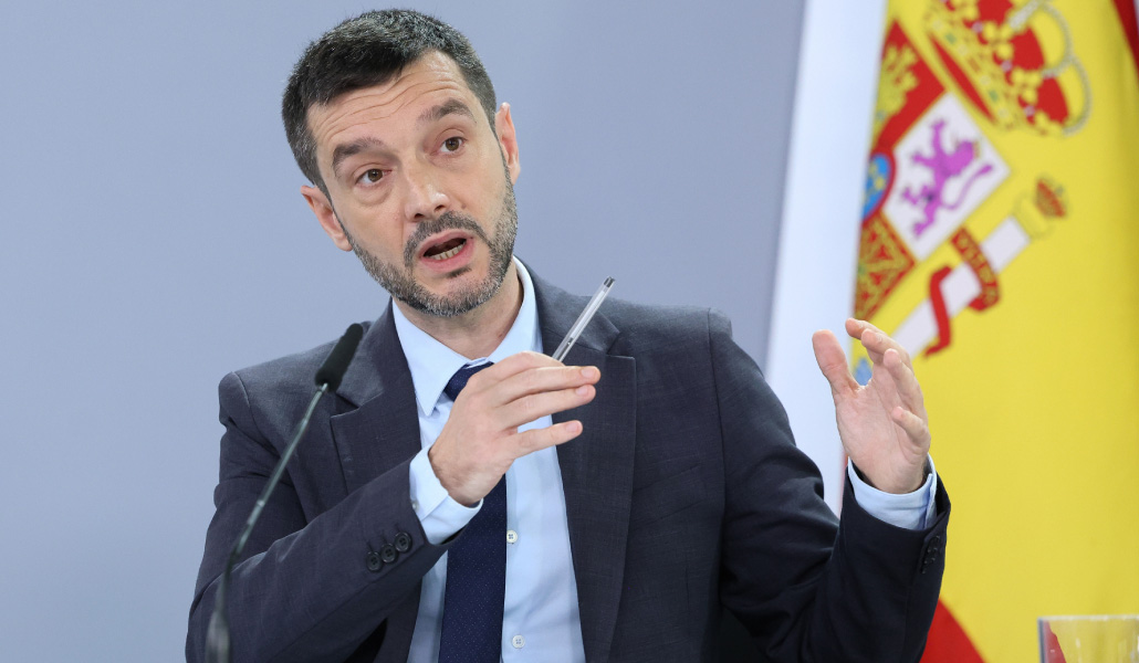 Bustinduy en la rueda de prensa en la que se ha anunciado que los enfermos de ELA recibirán 10.000 euros/mes