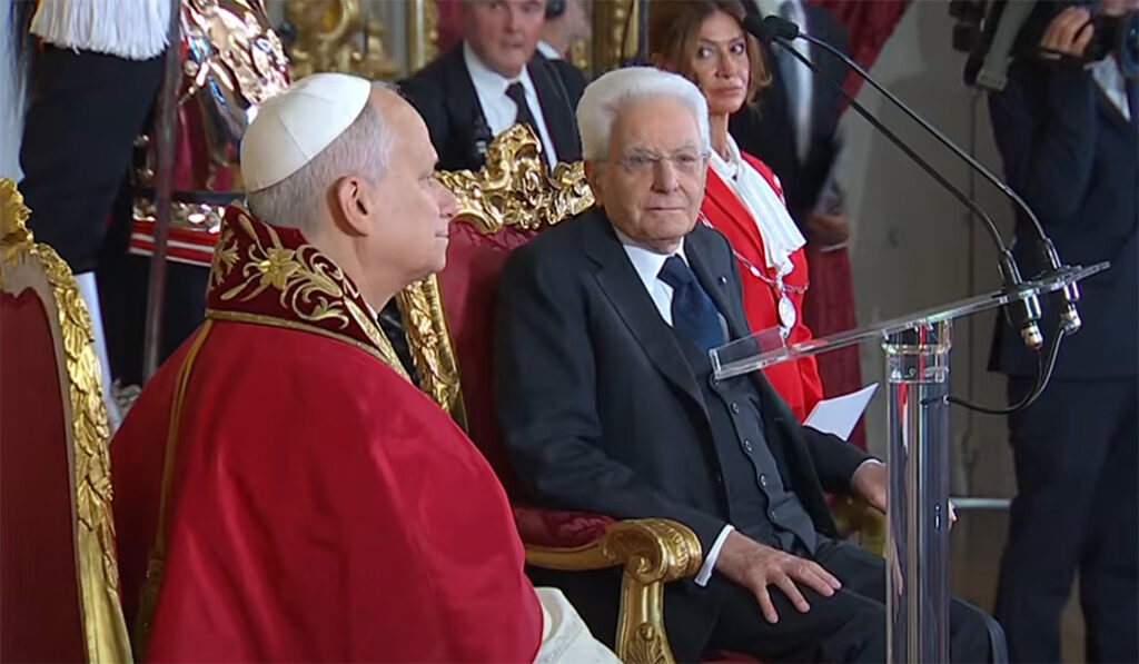 El Papa León XIV durante su encuentro con Sergio Mattarella