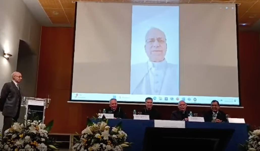 En la inauguración del curso se proyectó el saludo del Papa