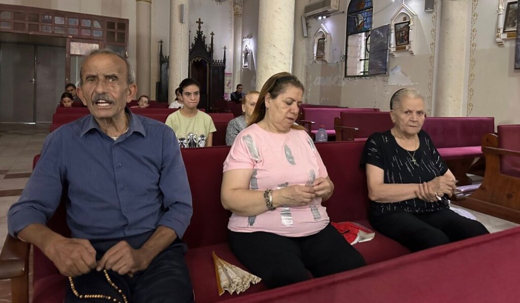 Rosario por la paz en la mañana de este lunes, en la parroquia de Gaza.