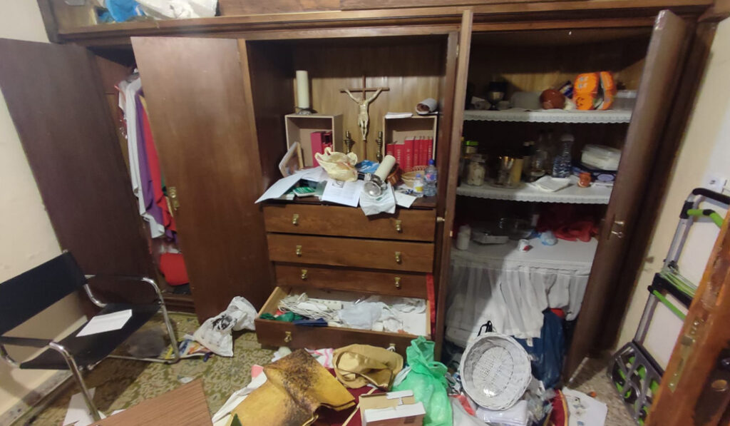 Imagen de la profanación de una iglesia