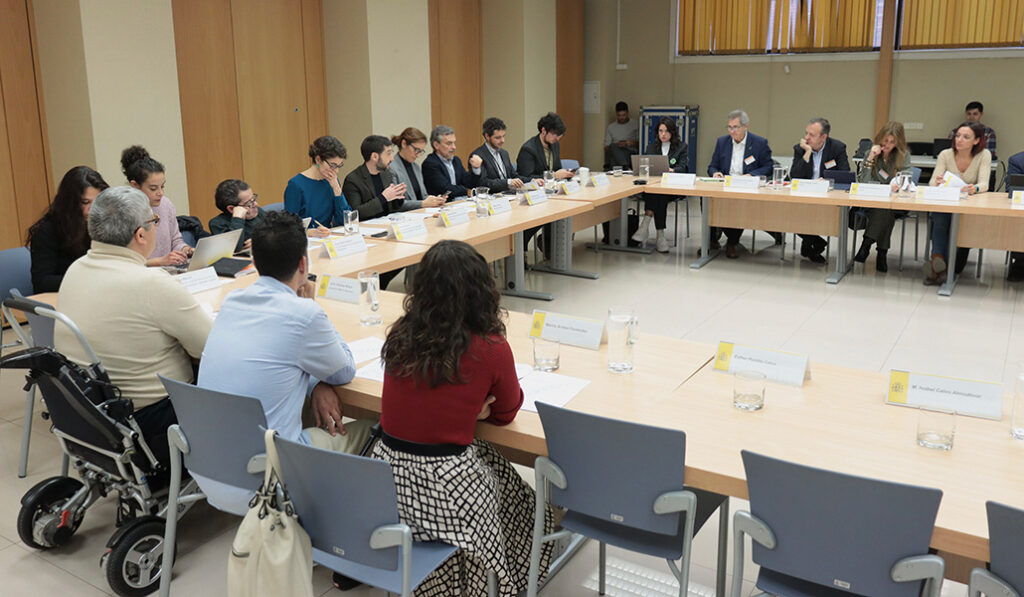 Reunión de representantes de ConELA con los ministros de Sanidad y Derechos Sociales.