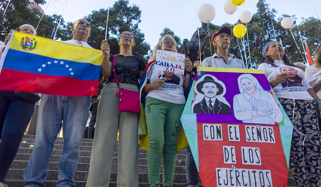 Oración el pasado sábado en Caracas para pedir la libertad de los presos políticos con motivo de la canonización.