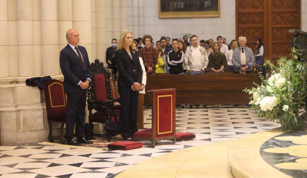 La infanta Elena en la Almudena por el Jubileo de las Corporaciones Nobiliarias