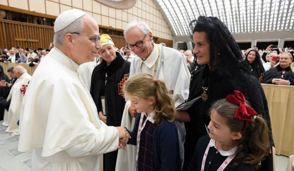 León con XIV con damas de la Orden Ecuestre del Santo Sepulcro de Jerusalén