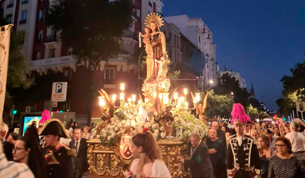 La Virgen del Carmen en una procesión.