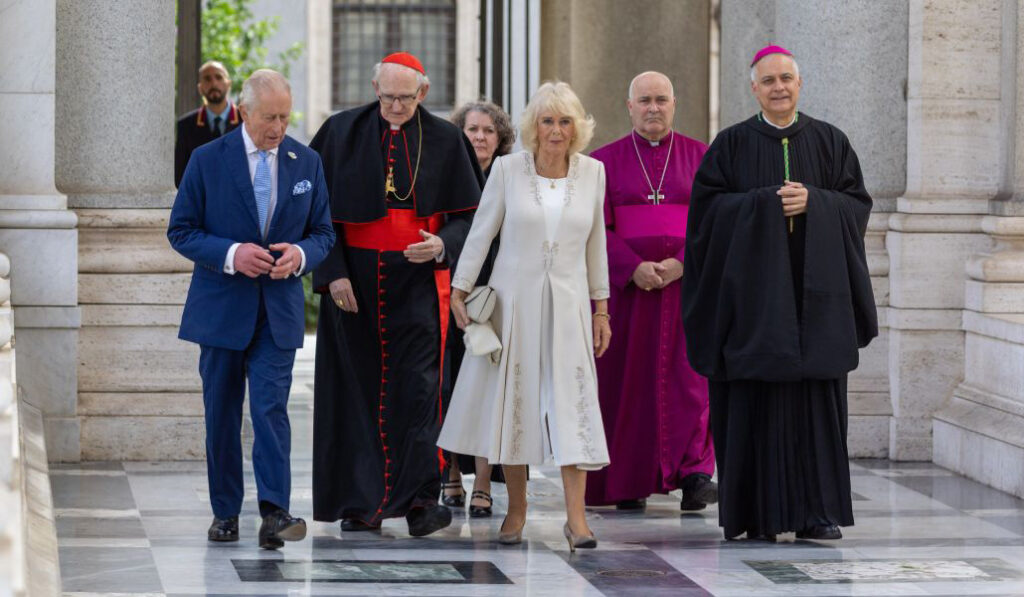 Los reyes de Inglaterra entrando en San Pablo Extramuros.