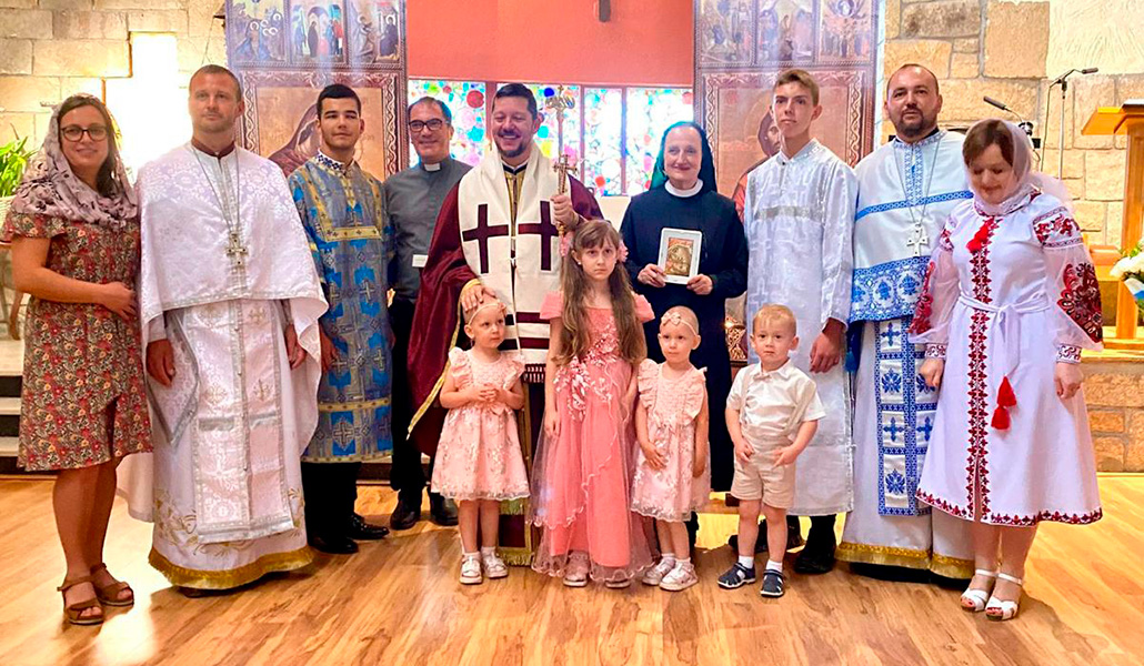 Aitor de la Morena con el metropolita Besarión en la comunidad ucraniana de Torrelodones