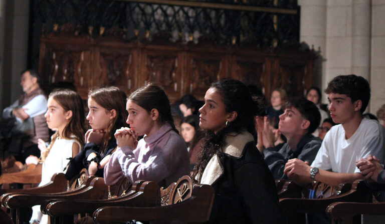 Jóvenes en la catedral hicieron vigilia.