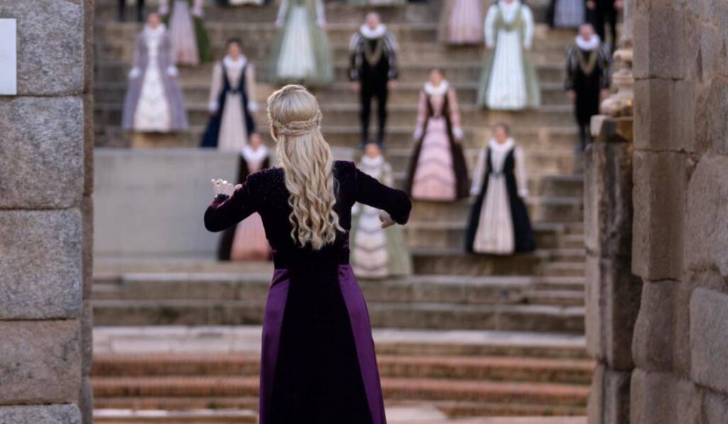 Anna Ungureanu dirige el Coro Nacional de Cámara Madrigal-Marin Constantin.