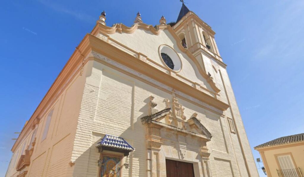 La parroquia de Nuestra Señora de las Nieves de Benacazón, en Sevilla.