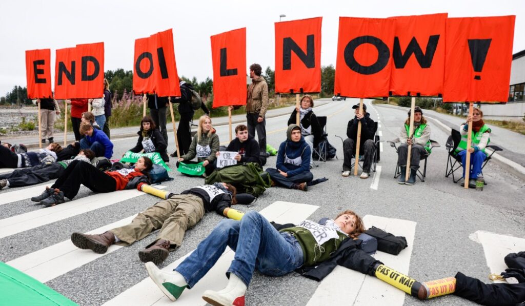 Manifestación por el fin de uso de combustibles fósiles en Noruega en agosto.