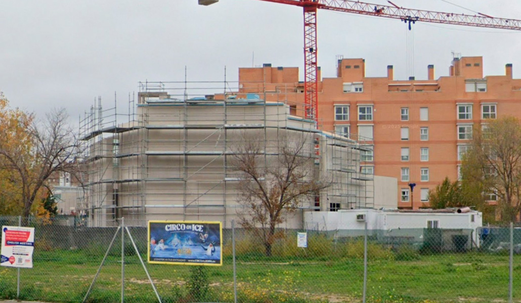 La parroquia San Rafael Arnáiz durante el proceso de su construcción.