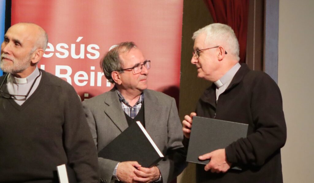 Rufino Garcia Antón (centro) en un momento de la gala.