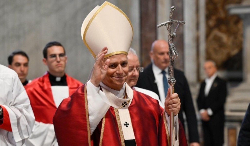 León XIV durante la Eucaristía por el Papa, cardenales y obispos fallecidos, en la que ha explicado el legado de Francisco.