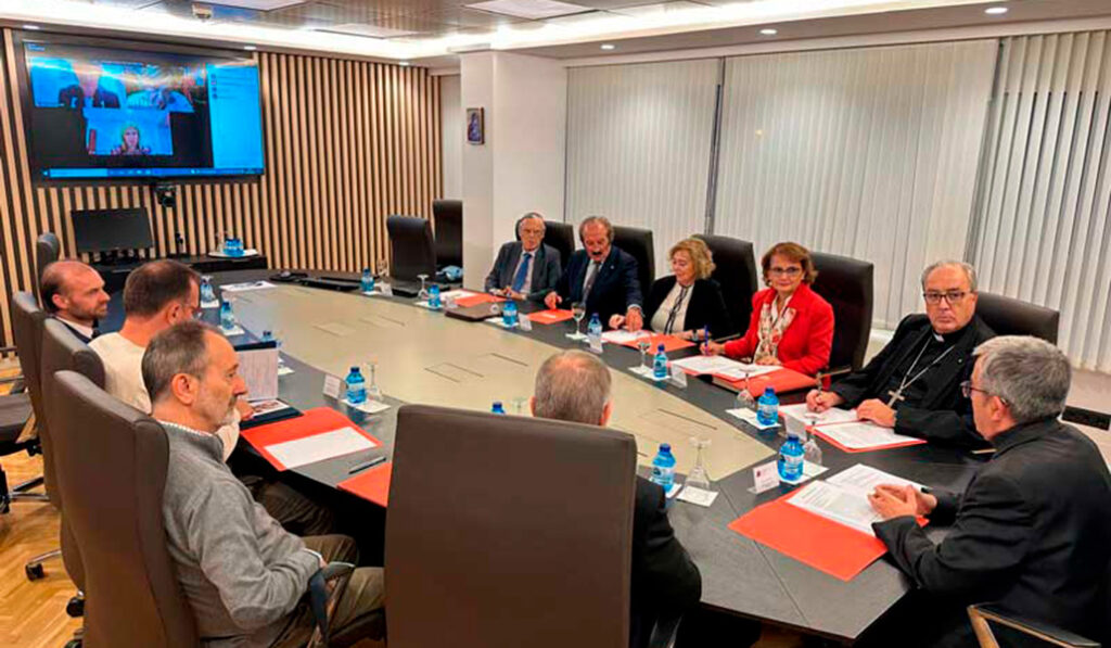 Primera reunión de la comisión.