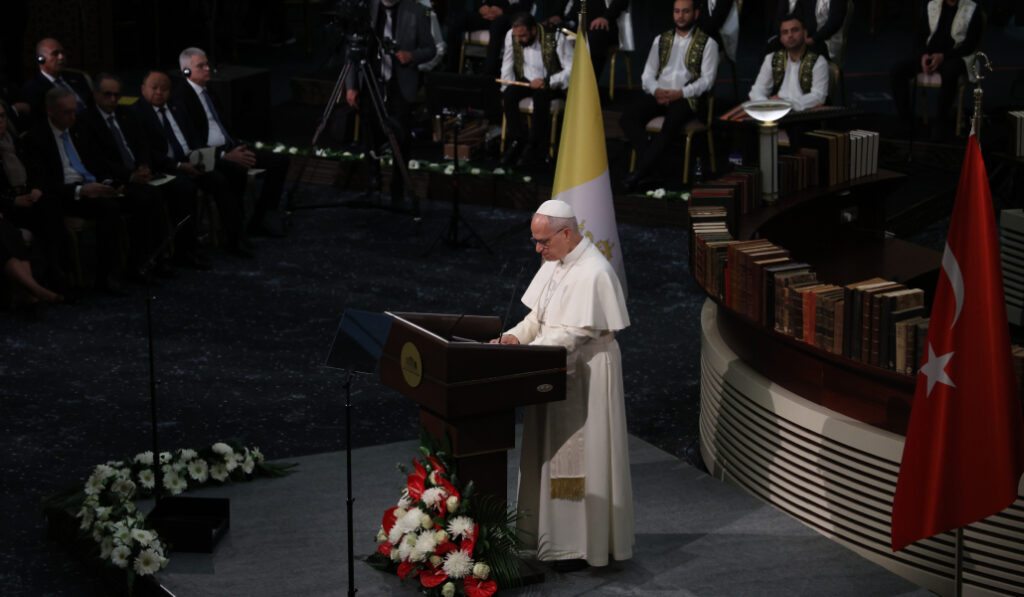 El discurso se produjo después de la visita del Pontífice al mausoleo de Atatürk.