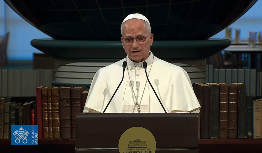 El Papa durante su primer discurso.