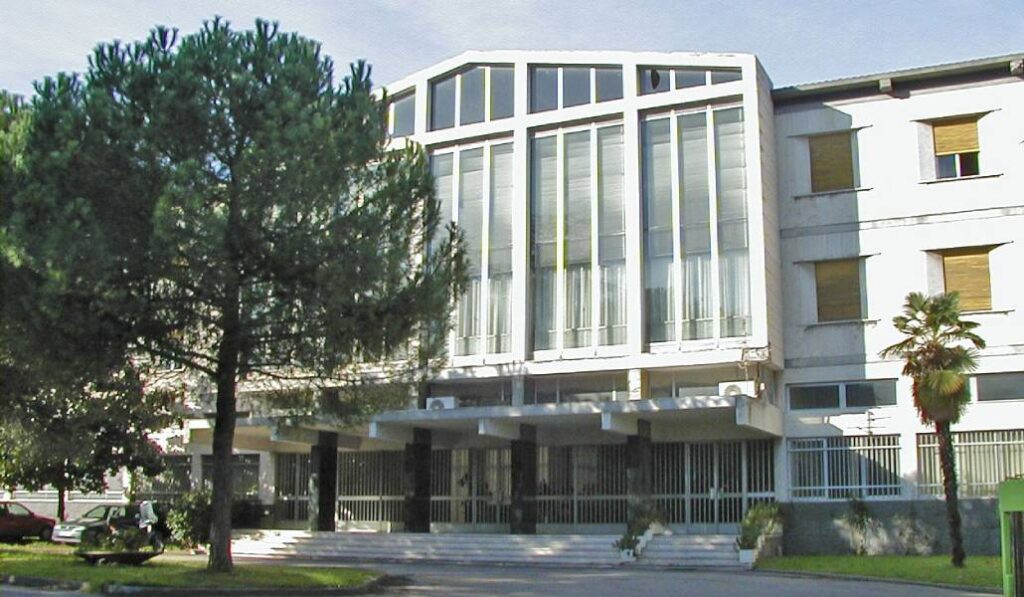 Fachada del Pontificio Colegio Español.