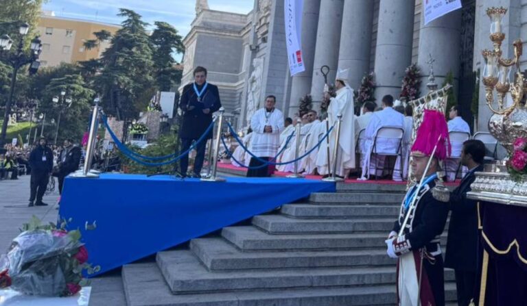José Luis Martínez-Almeida renueva el Voto de la Villa.