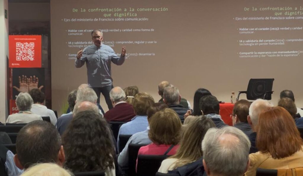 Sebastián Mora en el Centro de Estudios Sociales de Cáritas Madrid.