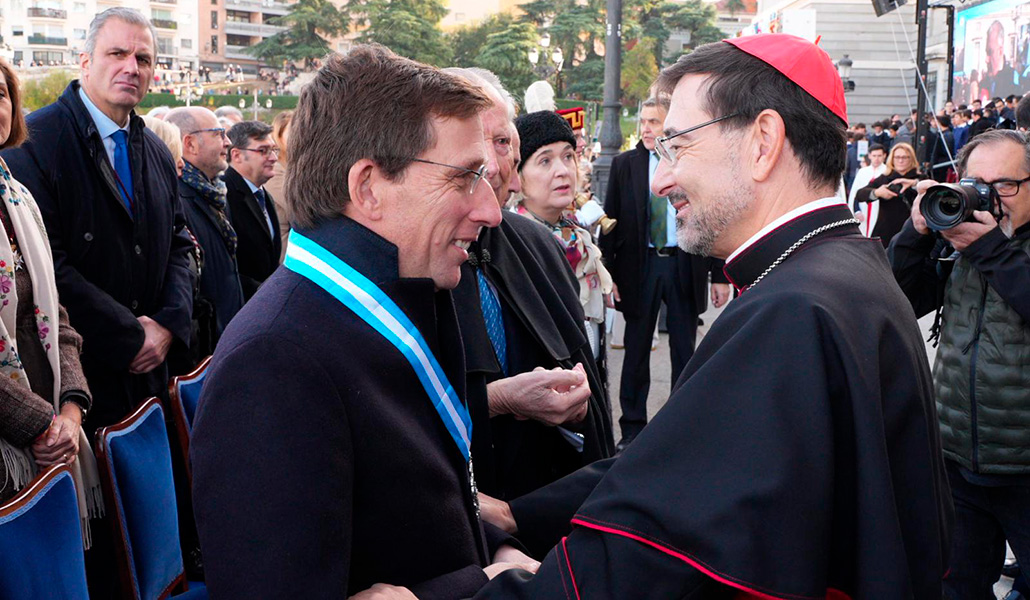 José Luis Martínez-Almeida con el cardenal Cobo durante la festividad de la Virgen de la Almudena.