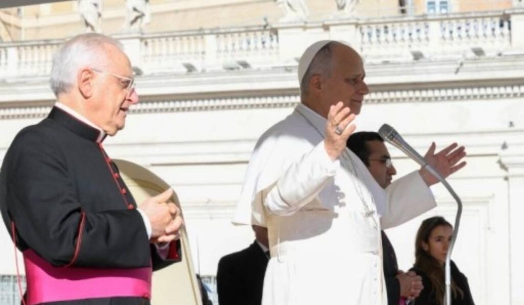 El Santo Padre durante la audiencia jubilar en la que ha dicho que Dios se involucra en el mundo.