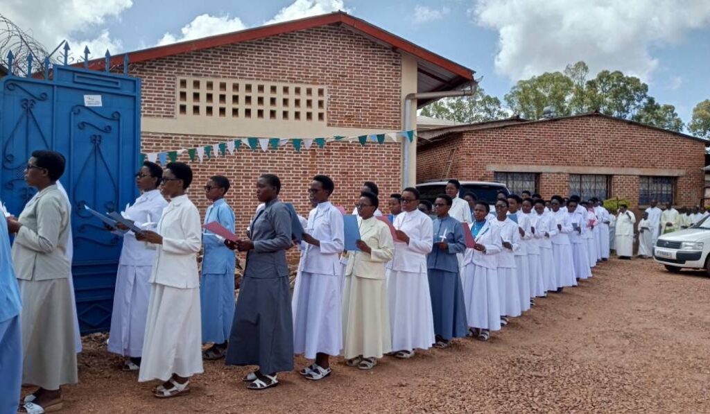 Este instituto secular de Burundi se levantó gracias al FNE. Foto: Conferencia Episcopal Española.