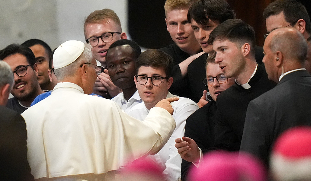 El Papa con seminaristas durante su Jubileo, el 24 de junio.