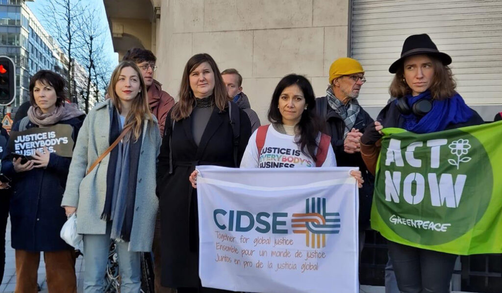 CIDSE en una protesta en defensa de la directiva de diligencia debida. Foto: Susana Hernández.