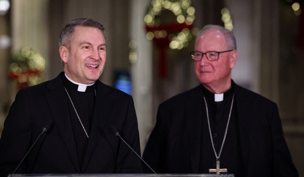 Hicks y Dolan durante su rueda de prensa conjunta el jueves en la catedral de San Patricio. Foto: CNS.