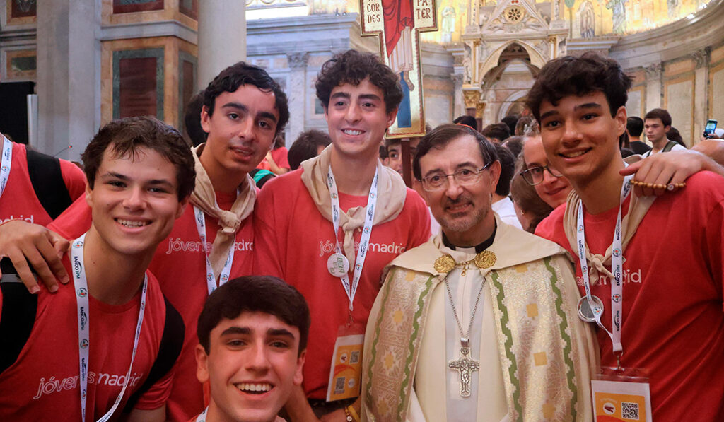 Con el cardenal Cobo este verano en Roma.