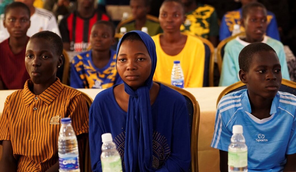 Algunas chicas liberadas el 7 de diciembre, ya en el colegio. Foto: CNS / Reuters / Marvellous Durowaiye.