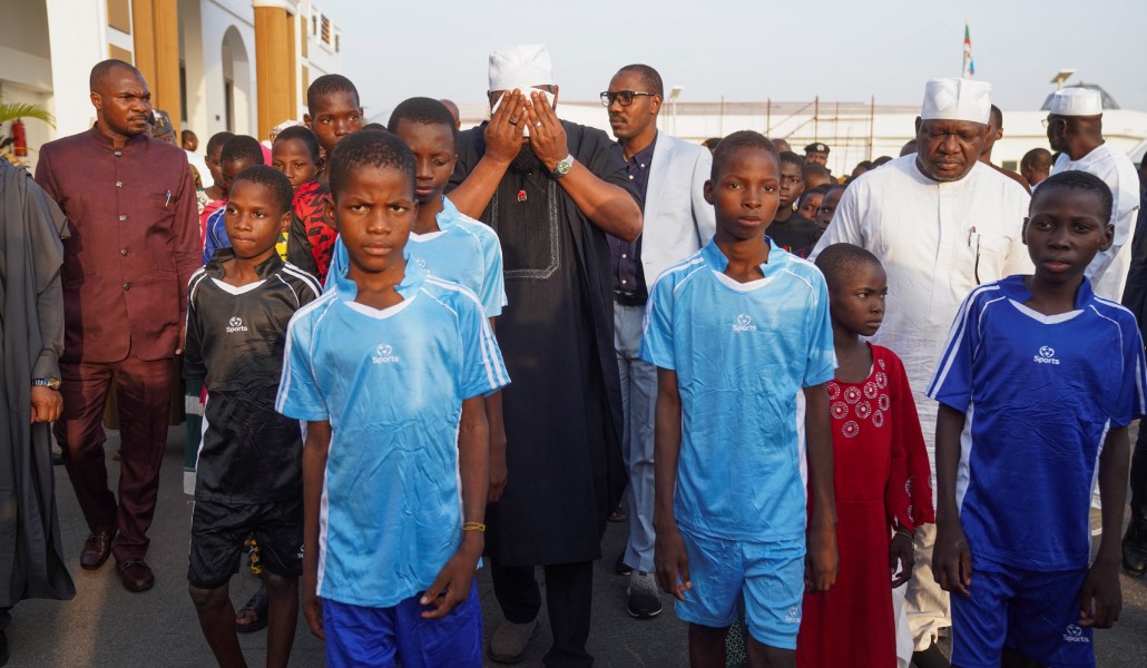 Los niños secuestrados que fueron liberados el 7 de diciembre llegan al colegio. Foto: CNS / Reuters / Marvellous Durowaiye.