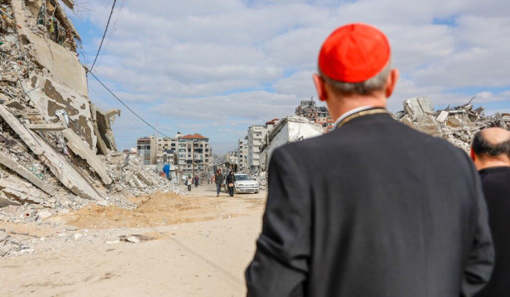 Pizzaballa en Gaza, durante su recorrido por la Franja.