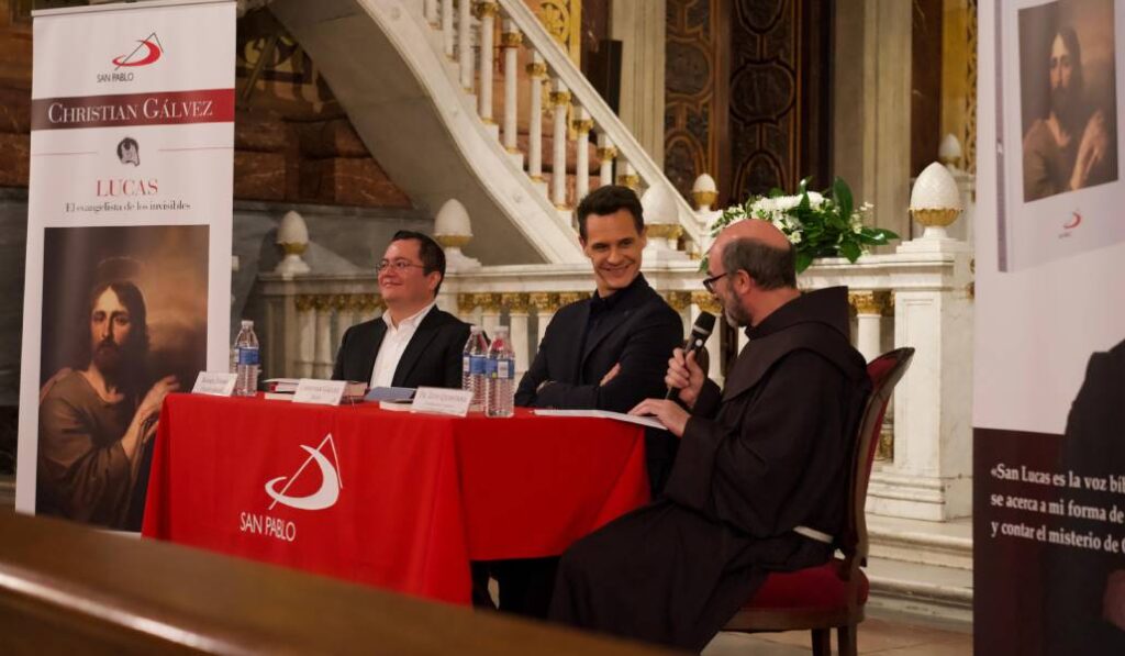Gálvez durante la presentación de su libro en la basílica de San Francisco, en Madrid. Foto cedida.