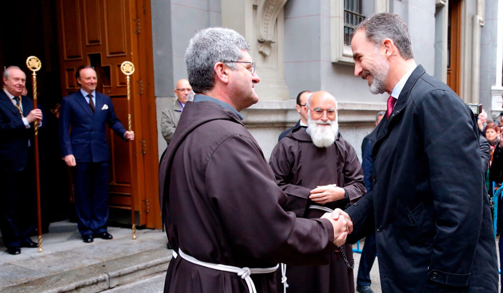 El Rey Felipe VI durante su visita al Cristo de Medinaceli.