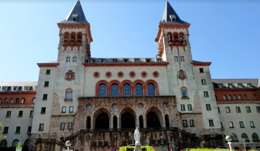 Fachada del seminario vacío de la diócesis: Foto: Diócesis de San Sebastián.