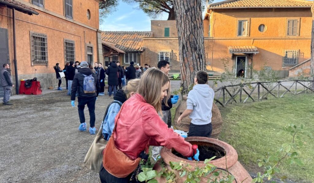 En Castel Gandolfo, los jóvenes de Economía de Francisco tuvieron experiencias concretas de sostenibilidad. Foto: EoF.