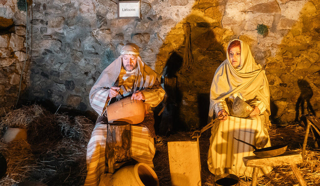 Oficios antiguos junto a la muralla de Buitrago. Aquí, fabricantes de tinajas.