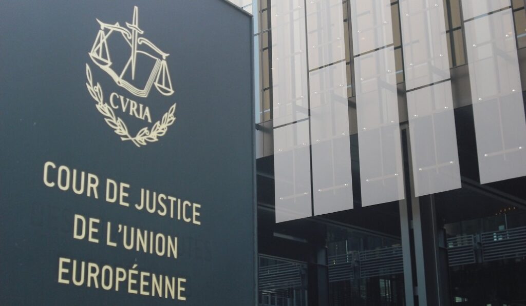 Fachada del TJUE, que obliga a reconocer los matrimonios homosexuales. Foto: Transparencia internacional.