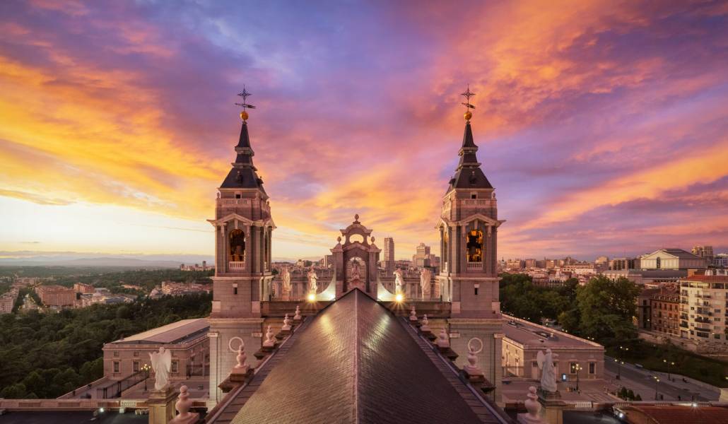 Las campanas de la Almudena han sonado a difunto a mediodía. Foto: Catedral de la Almudena.