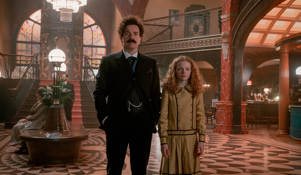 Ewan McGregor y Alexa Goodall en un momento de la serie.