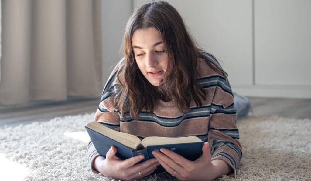 Navarro recomienda hacer una Lectio divina con las lecturas del día. Foto: Freepik.