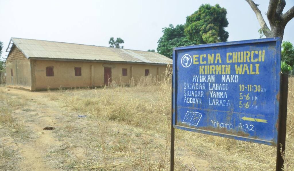 Exterior de la iglesia donde se produjo el asalto. Foto: CNS.