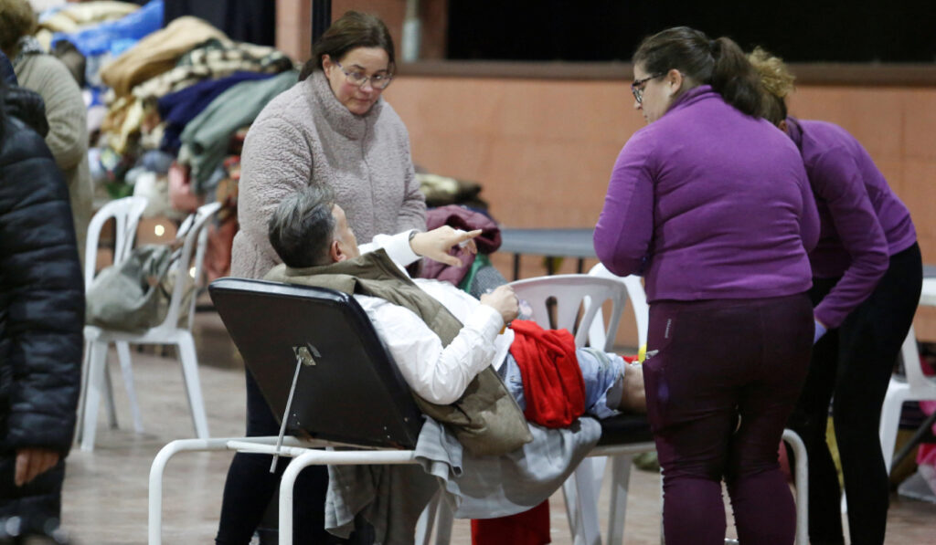 Una herida es atendida en un centro municipal de Adamuz.