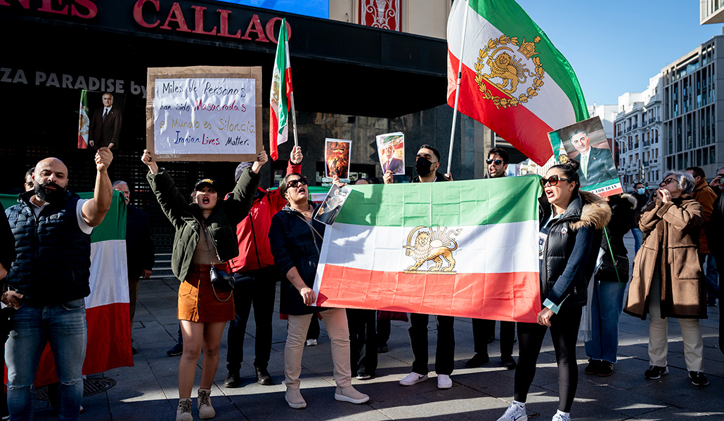 Iraníes en el exilio protestan en Callao